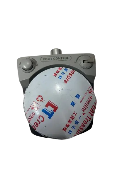 Pédale commande pneumatique.